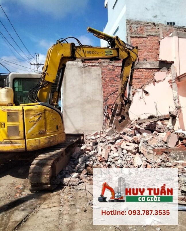 Đập phá tháo dỡ nhà tại Đồng Nai